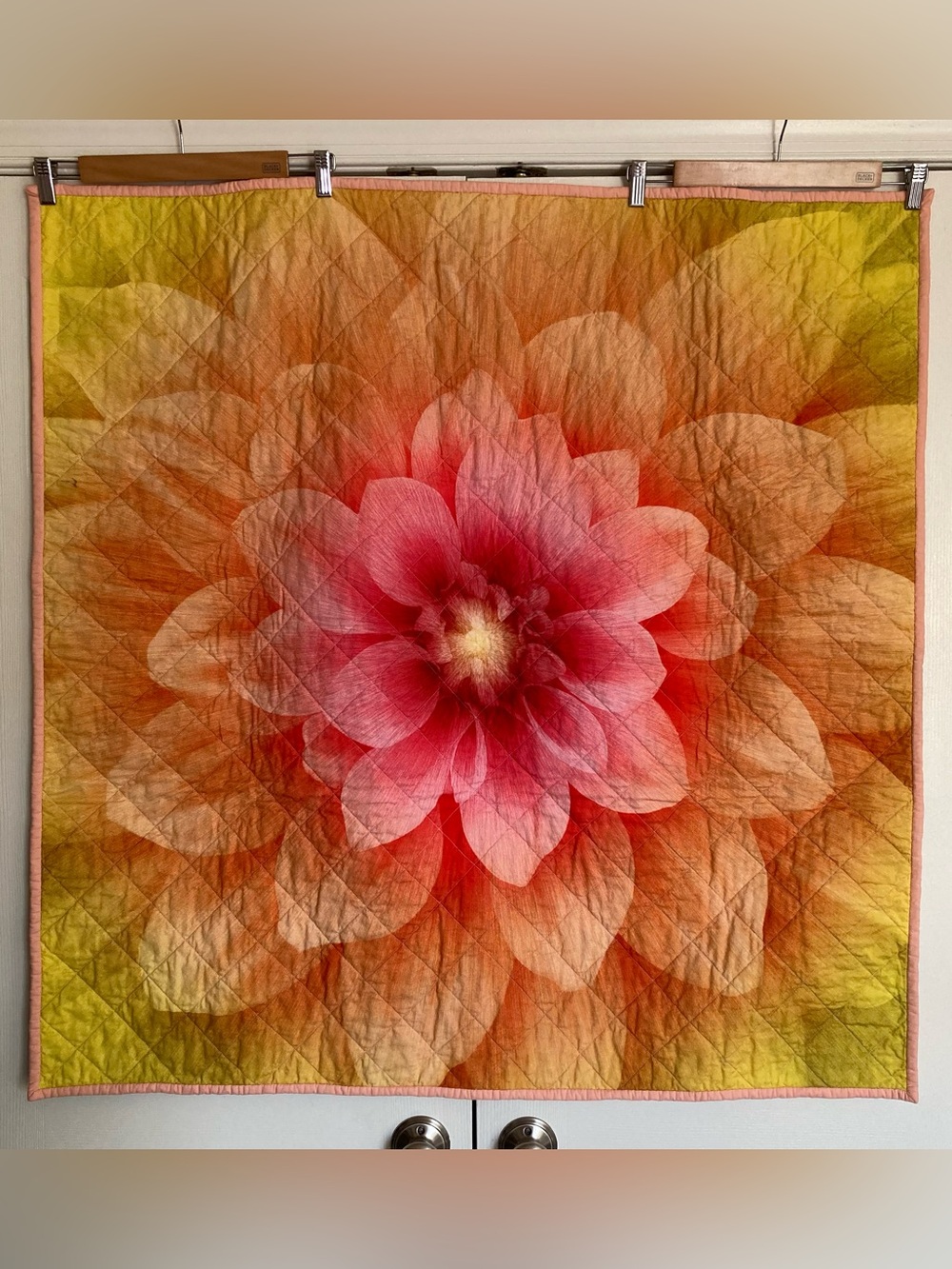🪡 “Tropical Flower” Handmade Cotton Large Crib Quilt - Picture 3 of 3